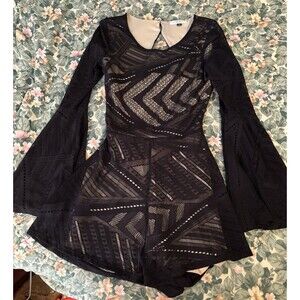 SJ Style Size Medium Women’s Shorty Jumpsuit Lace Lined 30” Bust Elastic Waist